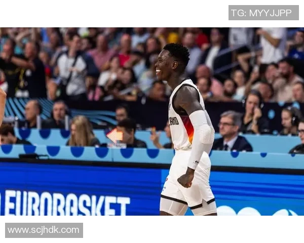 丹尼斯施罗德的篮球之路与未来展望：从NBA新星到球队核心的成长历程