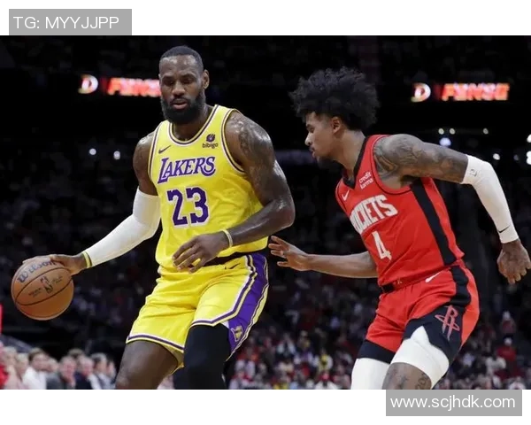 湖人对阵火箭与骑士精彩比赛录像回顾及精彩瞬间分析