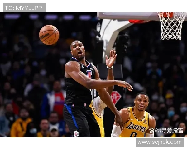 2013年NBA季后赛经典对决灰熊与快船的激烈较量与精彩瞬间回顾